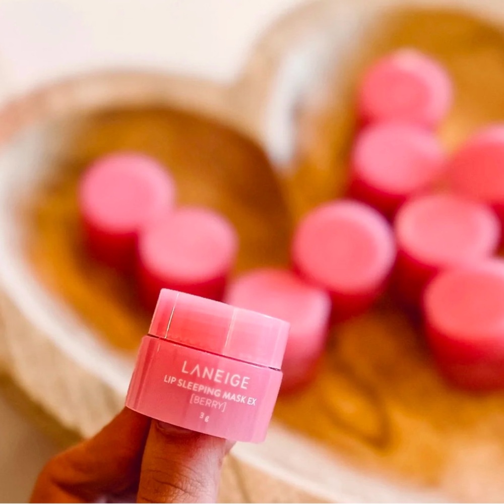 LANEIGE Lip Sleeping Mask, Berry. In a convenient 3g TRAVEL SIZE. New in Box.